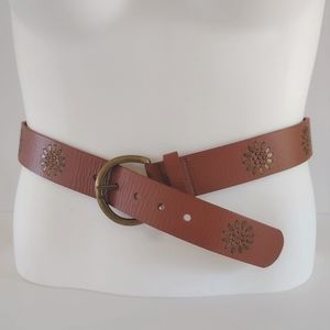 *Linea Pelle metal accented leather belt M
